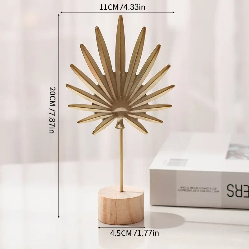 Escultura de Hoja Dorada – Metal y Madera para Decorar con Elegancia